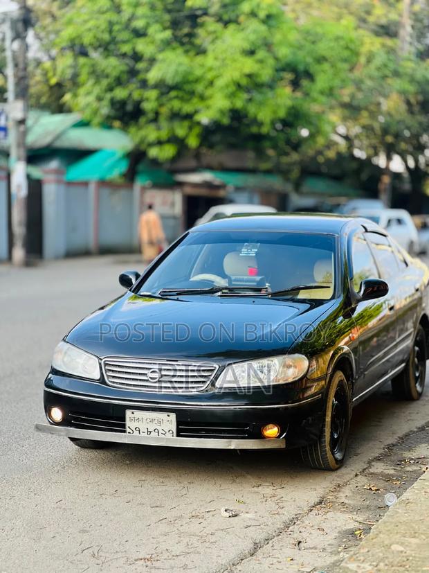 Nissan Sunny 2005 Silver