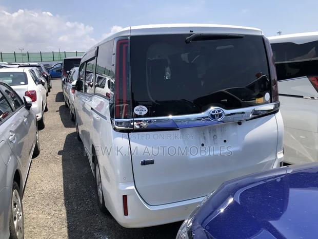 Toyota Noah 2021 Pearl
