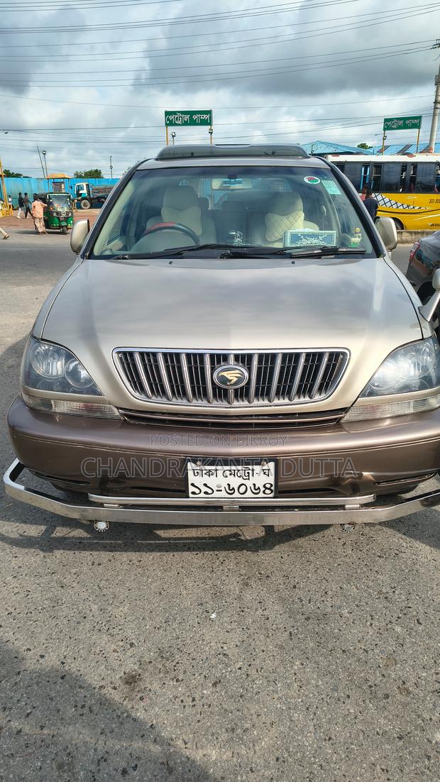 Toyota Harrier AIRS 2001 Gold