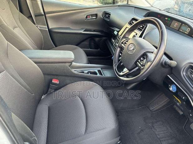Toyota Prius 2021 Pearl