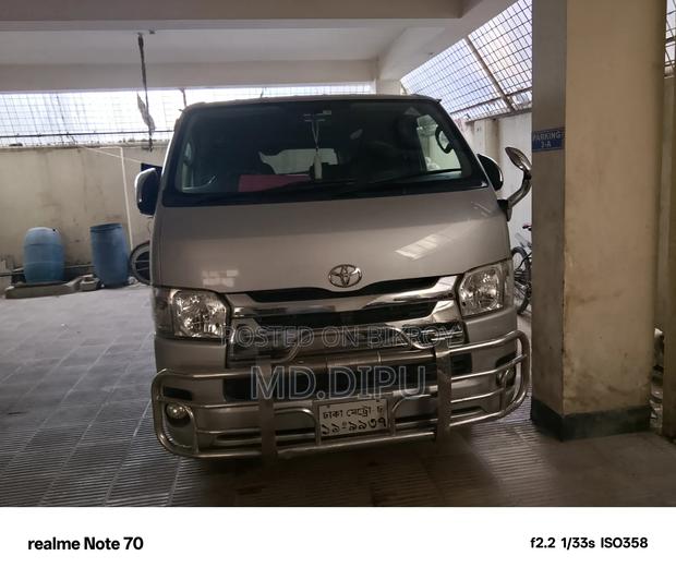 Toyota Noah 2.0 FWD (8 Seater) 2015 Silver