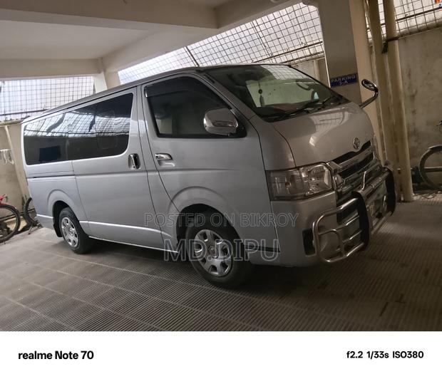 Toyota Noah 2.0 FWD (8 Seater) 2015 Silver