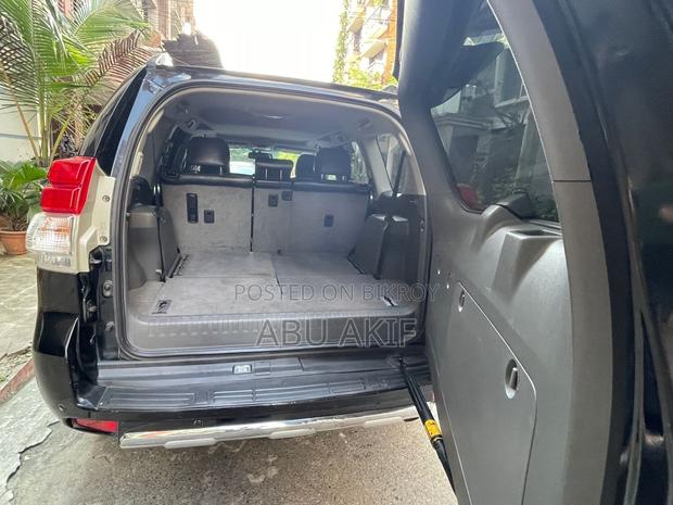 Toyota Land Cruiser Prado 2011 Black