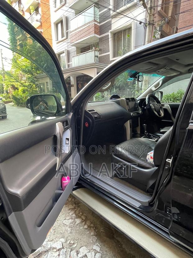 Toyota Land Cruiser Prado 2011 Black
