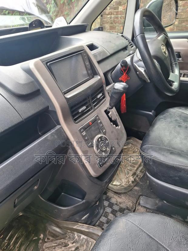 Toyota Noah 2013 Gray