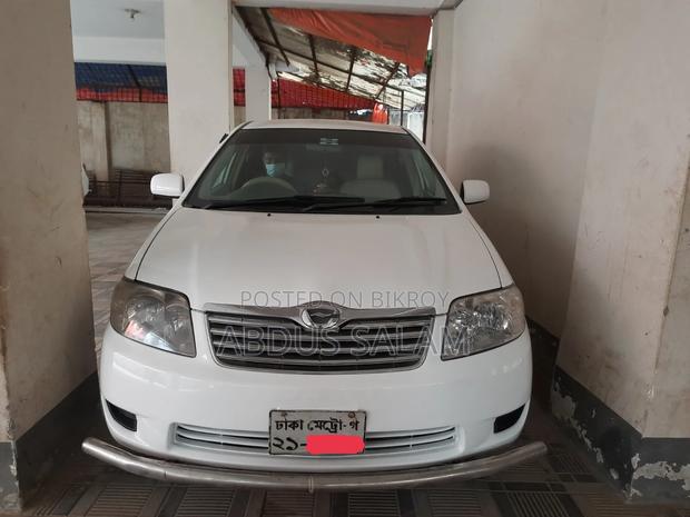 Toyota Corolla 2004 White