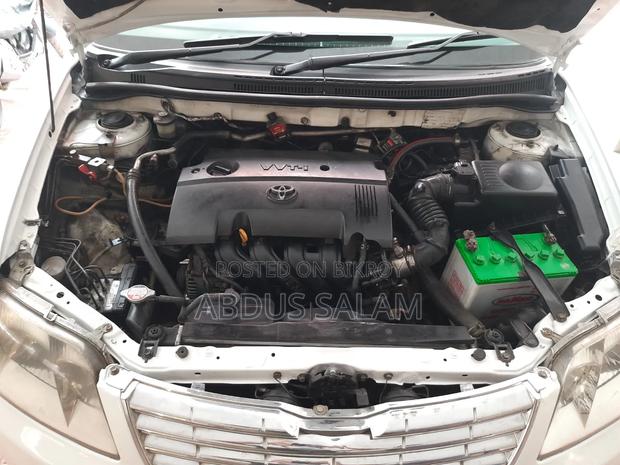 Toyota Corolla 2004 White