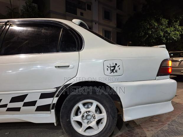 Toyota Corolla Automatic 1995 White