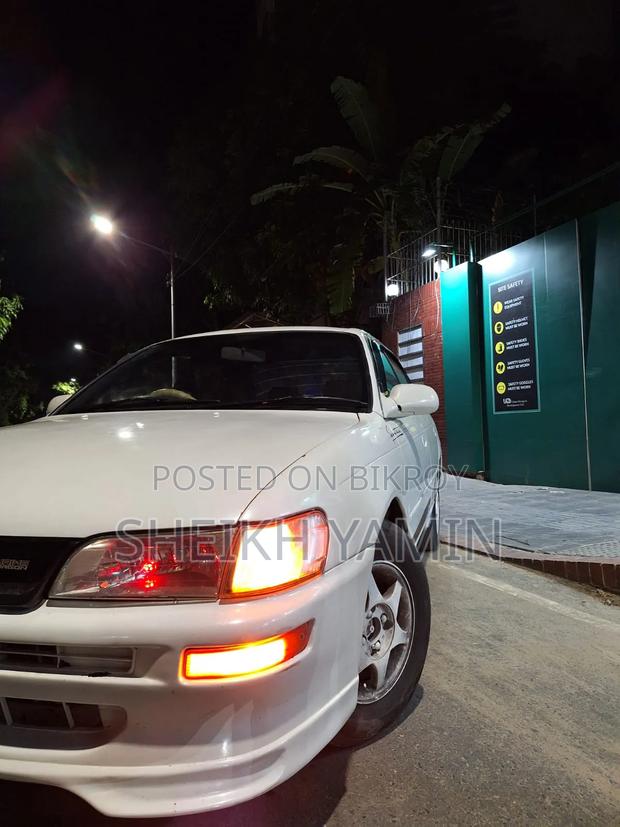 Toyota Corolla Automatic 1995 White