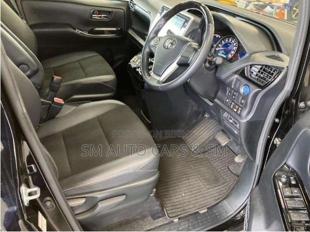 Toyota Noah 2021 Black