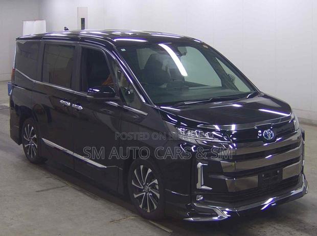 Toyota Noah 2024 Black