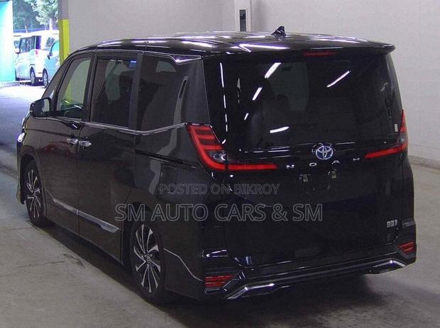 Toyota Noah 2024 Black