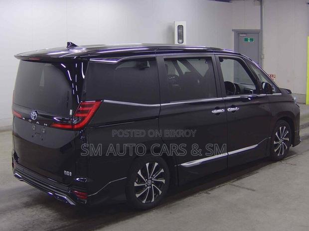 Toyota Noah 2024 Black