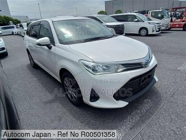 Toyota Corolla Fielder 1.5 Hybrid FWD 2021 White