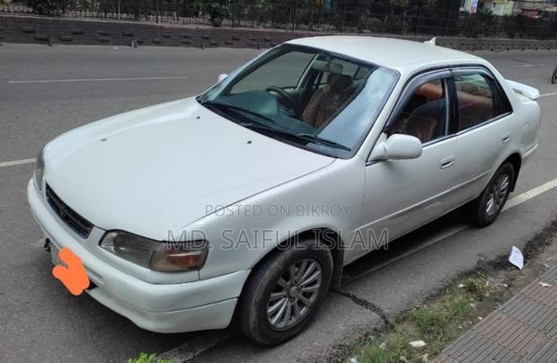 Toyota Corolla 1.6 Sedan 1997 White