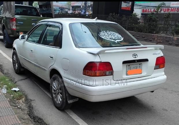 Toyota Corolla 1.6 Sedan 1997 White