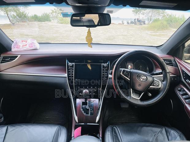 Toyota Harrier 2.0 2014 Black