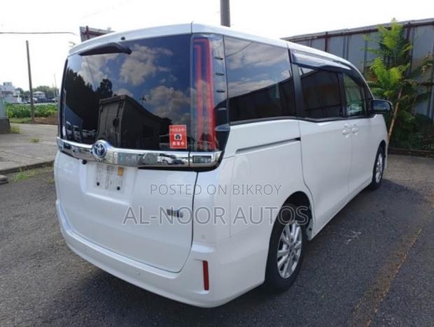 Toyota Noah 1.8 FWD Hybrid (7 Seater) 2021 Pearl