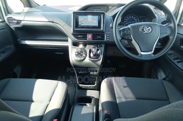 Toyota Noah 1.8 FWD Hybrid (7 Seater) 2021 Pearl