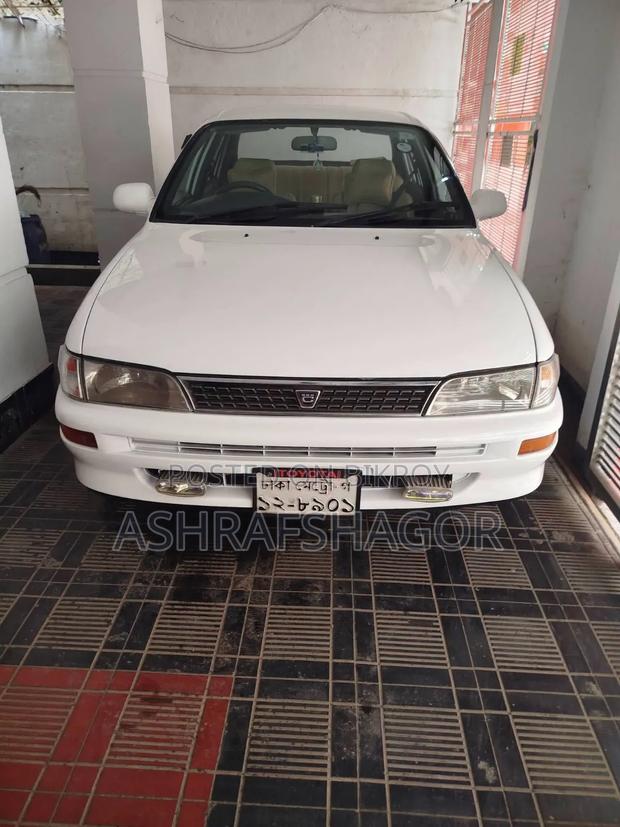 Toyota Corolla Sedan 1992 White