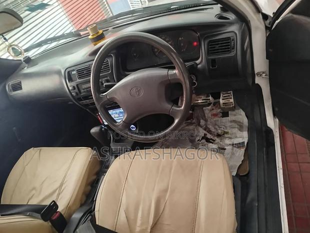 Toyota Corolla Sedan 1992 White