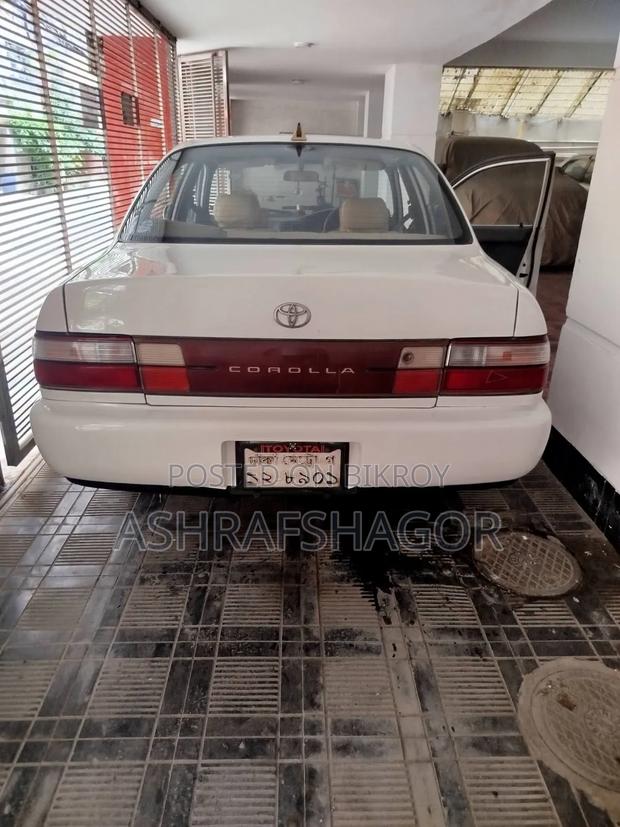 Toyota Corolla Sedan 1992 White