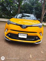 Toyota C-Hr LE FWD 2019 Yellow for sale