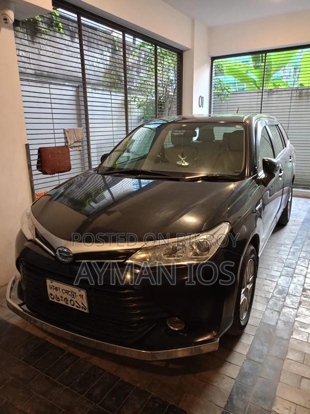 Toyota Corolla Fielder 1.5 Hybrid FWD 2015 Black