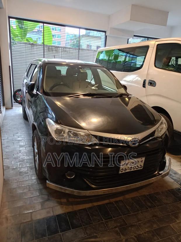 Toyota Corolla Fielder 1.5 Hybrid FWD 2015 Black