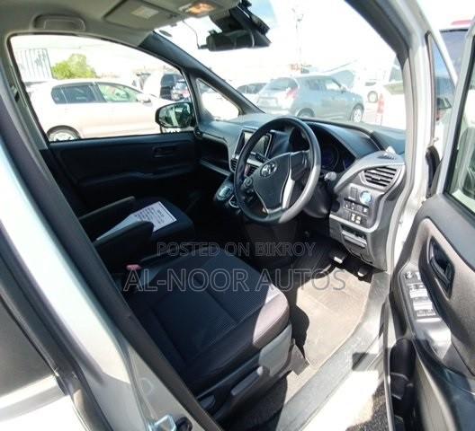 Toyota Noah 1.8 FWD Hybrid (7 Seater) 2021 Silver