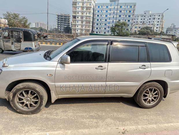 Toyota Kluger 2005 Silver