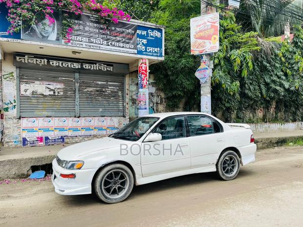 Toyota Corolla Automatic 1994 White