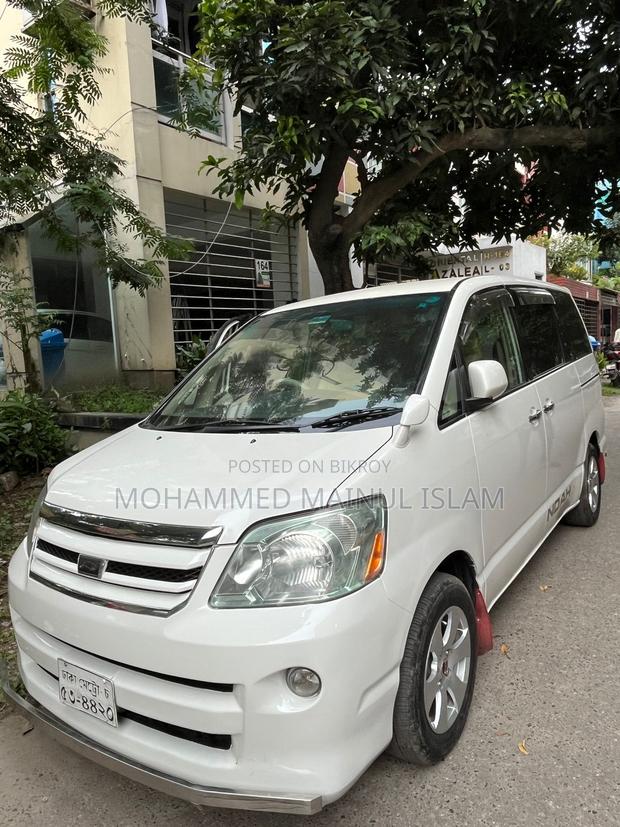 Toyota Noah 2.0 FWD (8 Seater) 2006 Pearl