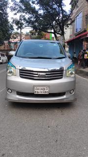 Toyota Noah 2.0 143hp AWD (7 Seater) 2011 Silver for sale