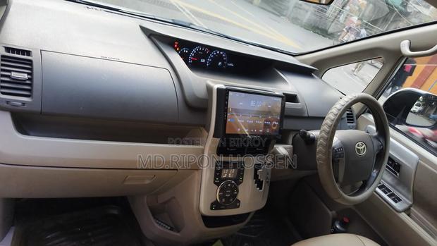 Toyota Noah 2.0 143hp AWD (7 Seater) 2011 Silver