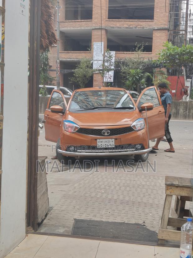 Tata Tiago 2018 Gold
