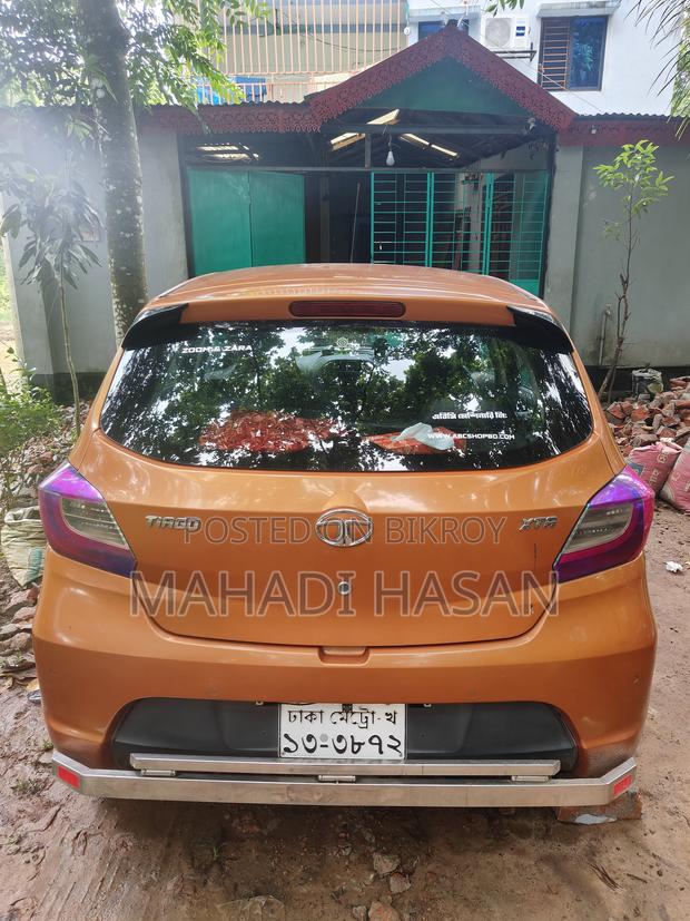 Tata Tiago 2018 Gold