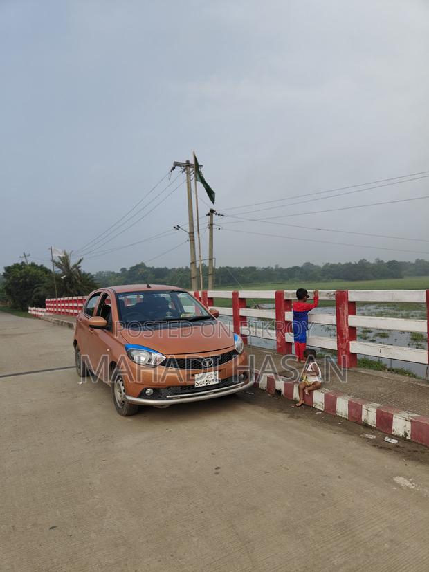 Tata Tiago 2018 Gold