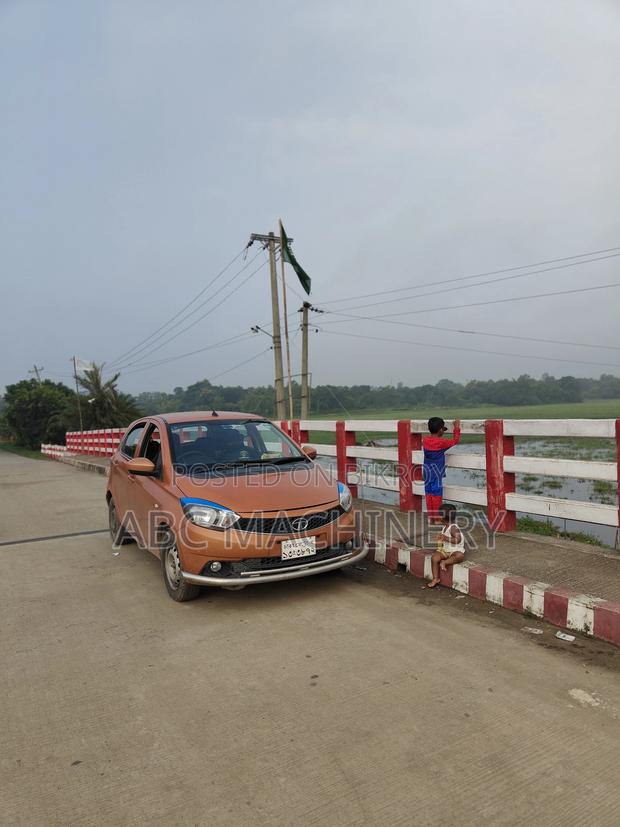 Tata Tiago 2018 Gold