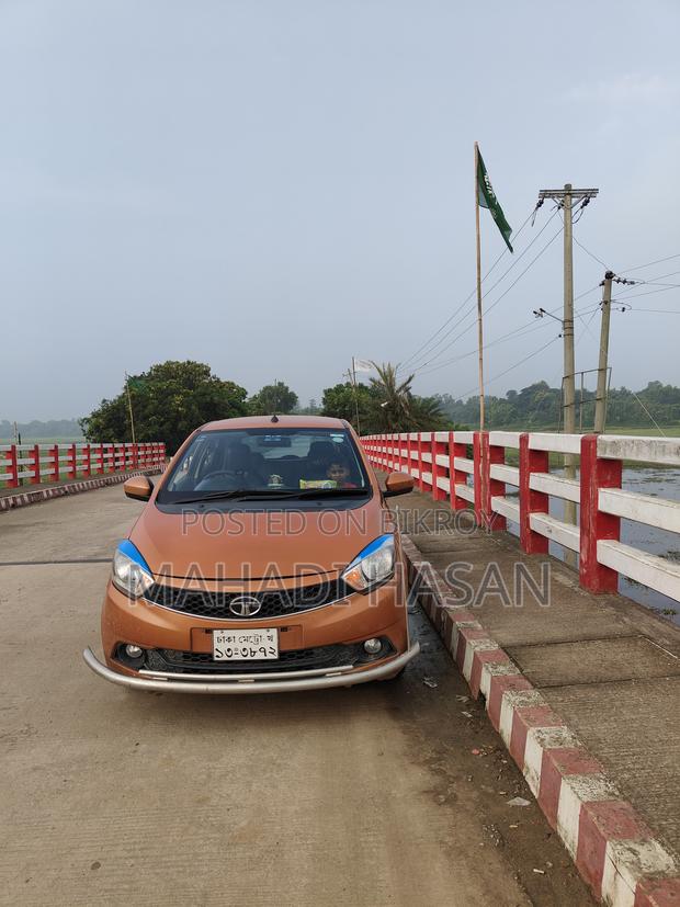 Tata Tiago 2018 Gold