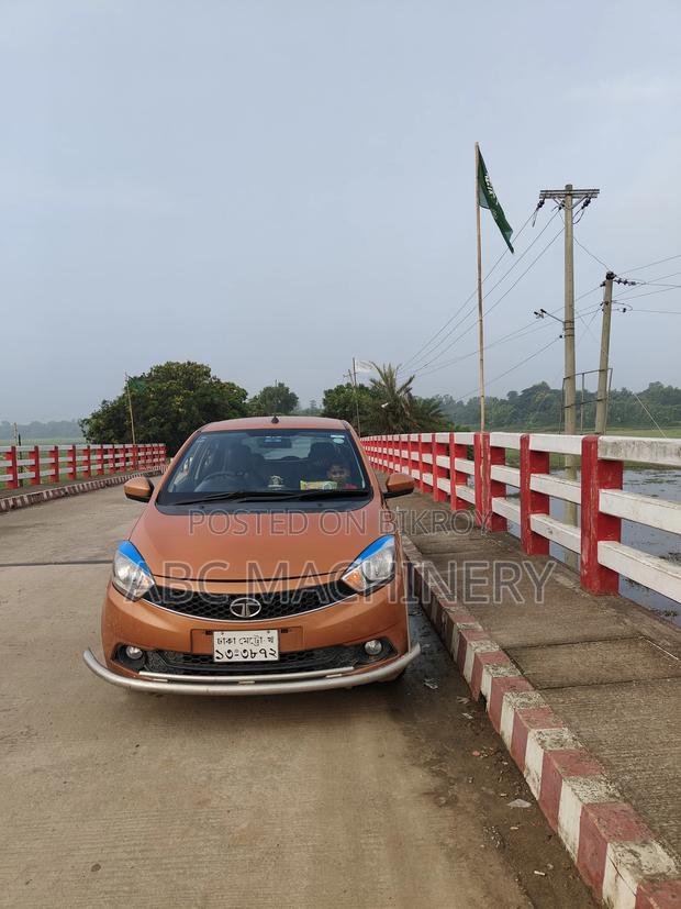 Tata Tiago 2018 Gold
