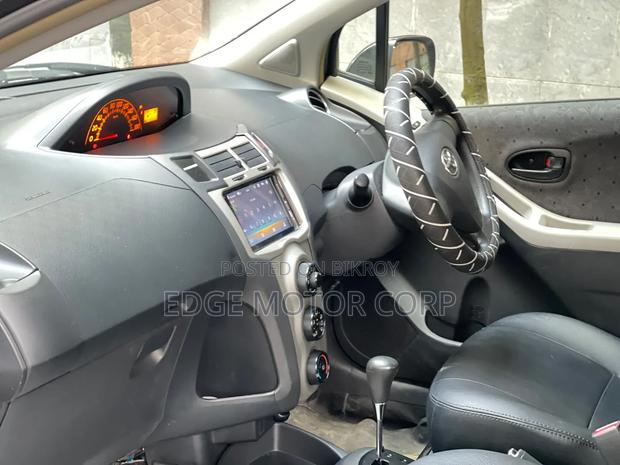 Toyota Vitz 1.0 FWD 3dr 2009 Black