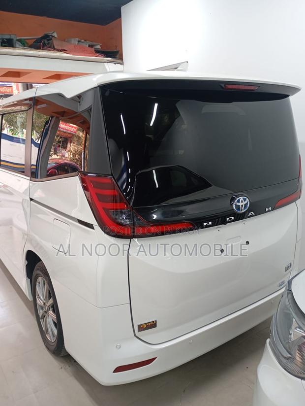 Toyota Noah 2022 Pearl
