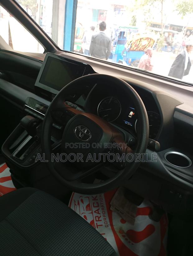 Toyota Noah 2022 Pearl