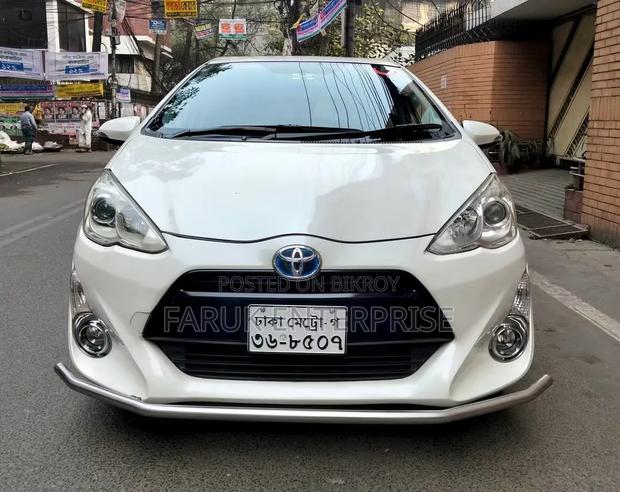 Toyota Aqua 2017 Pearl