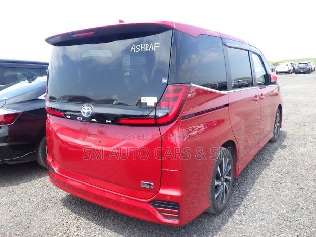 Toyota Noah 2023 Red