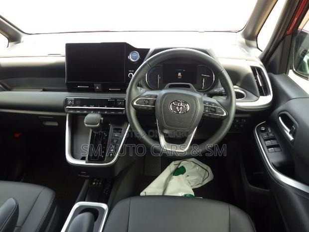 Toyota Noah 2023 Red