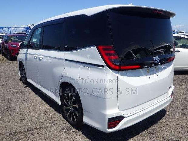 Toyota Noah 2023 Pearl