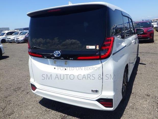 Toyota Noah 2023 Pearl