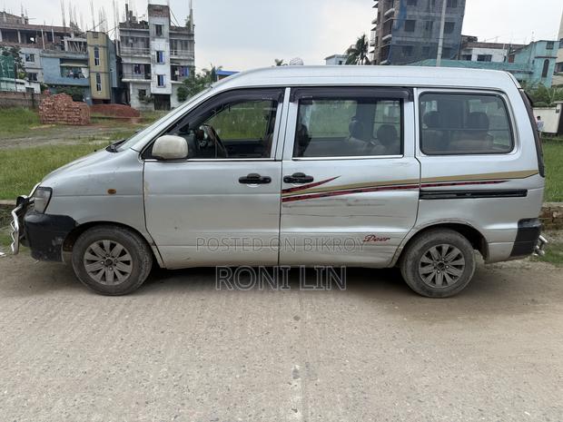 Toyota Noah 2.0 FWD (8 Seater) 2003 Silver